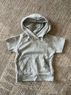 Mebie Baby Short-Sleeve Hooded Pullover - Gray